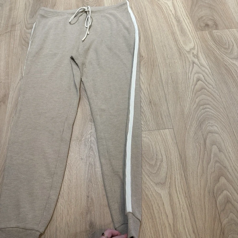 Varley Kelvin Waffle Knit Joggers Side Stripe Sz Large Activewear EUC Women's - Picture 4 of 9